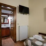 Amadryades Gasthof Karpenísion