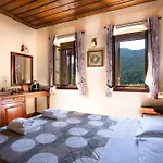 Amadryades 3* Karpenísion