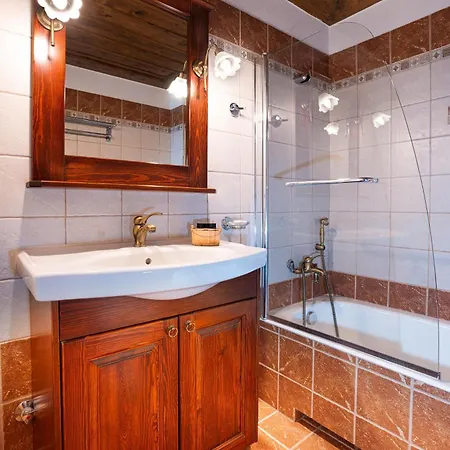 Amadryades بيت ضيافة