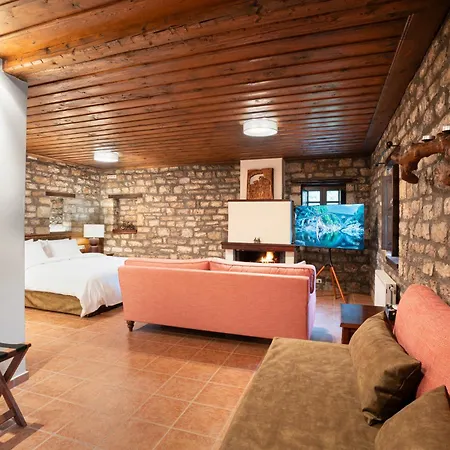 Amadryades 3* كاربينيسي