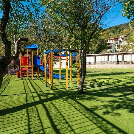 Amadryades 3* كاربينيسي