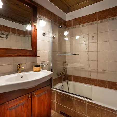 بيت ضيافة Amadryades 3*