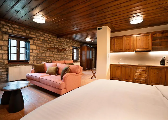 Amadryades Guest house 3*